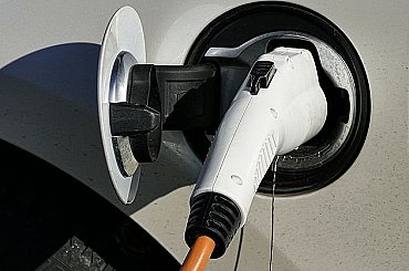 První veřejná dobíjecí lokalita pro elektrické nákladní vozy v Česku je v síti E.ON Drive