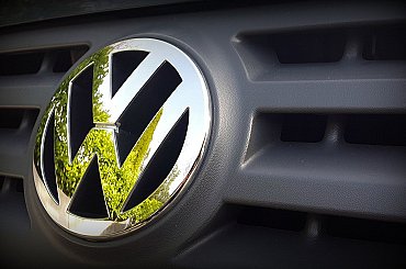 VW přidá na auta prodávaná v USA dovozní poplatek, oznámila firma dealerům