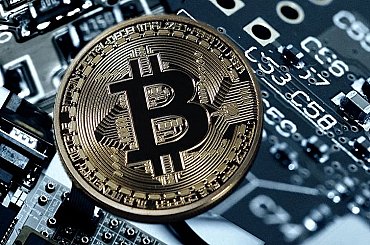 Ropa pro Čínu, bitcoin pro režim – jak funguje íránská ekonomika
