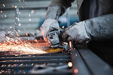 Európa by mala chrániť svoj priemysel stratégiou Made in Europe, napísal komisár EÚ pre prosperitu