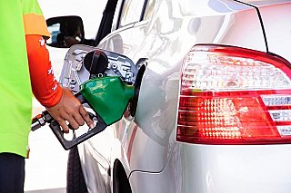 Švédska vláda nevylučuje prídelový systém na palivá, ak bude vojna v Iráne dlhá