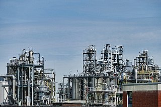 Saúdskoarabská ropná firma Aramco jedná o koupi podílu v čínské rafinerské firmě
